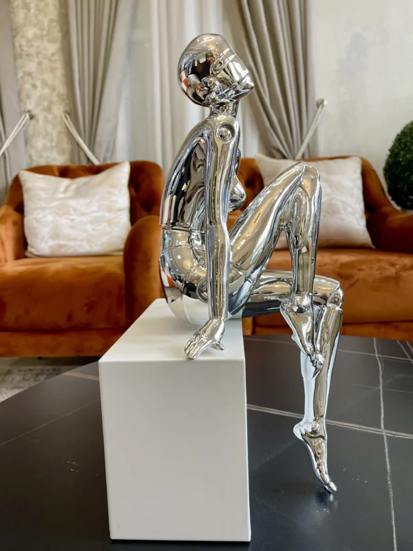 Sliver sculpture with base - Image 4