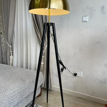 Modern Led Triangle Floor Lamp With Tripod Legs