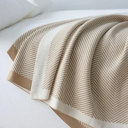 Luxury Knitted Herringbone Throw Blanket in Beige and Camel